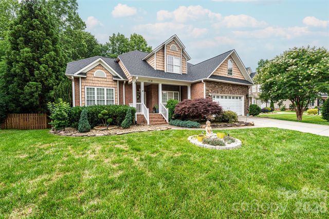 1718 30th Avenue Place NE, Hickory, NC 28601