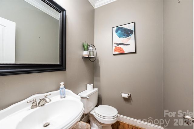 1718 30th Avenue Place NE, Hickory, NC 28601