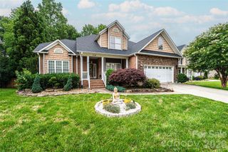 1718 30th Avenue Place NE, Hickory, NC 28601