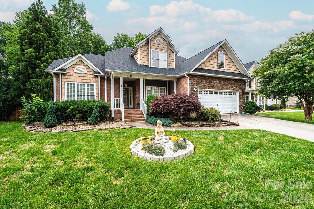 1718 30th Avenue Place NE, Hickory, NC 28601