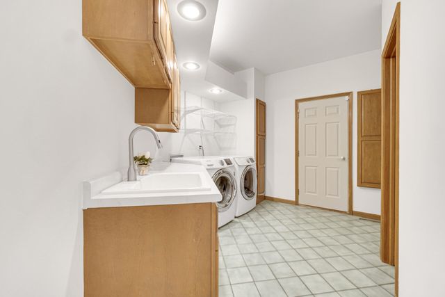 2102 Emmett Court, Valparaiso, IN 46385