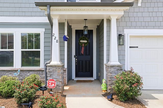 228 Bank Swallow Way, Simpsonville, SC 29680