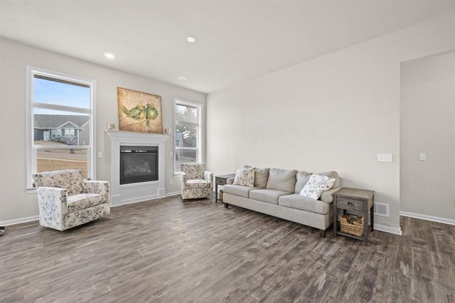 962 Margarets Way, Belleville, WI 53508