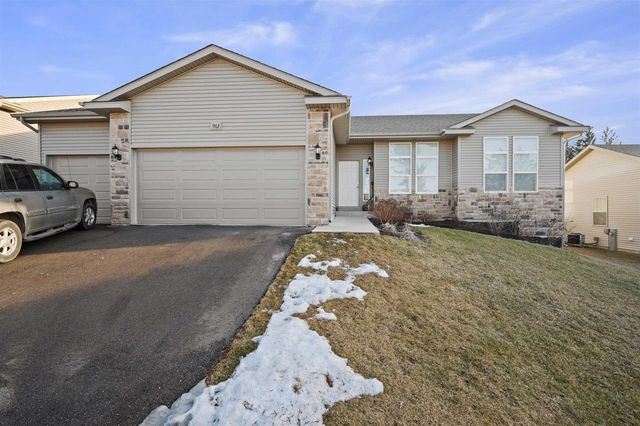 962 Margarets Way, Belleville, WI 53508