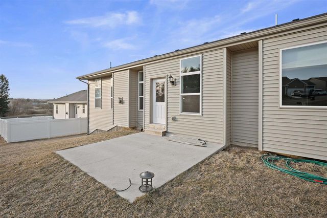 962 Margarets Way, Belleville, WI 53508