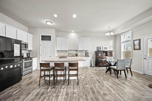 962 Margarets Way, Belleville, WI 53508