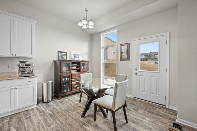 962 Margarets Way, Belleville, WI 53508