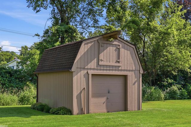 47120 Vanker Avenue, Utica, MI 48317