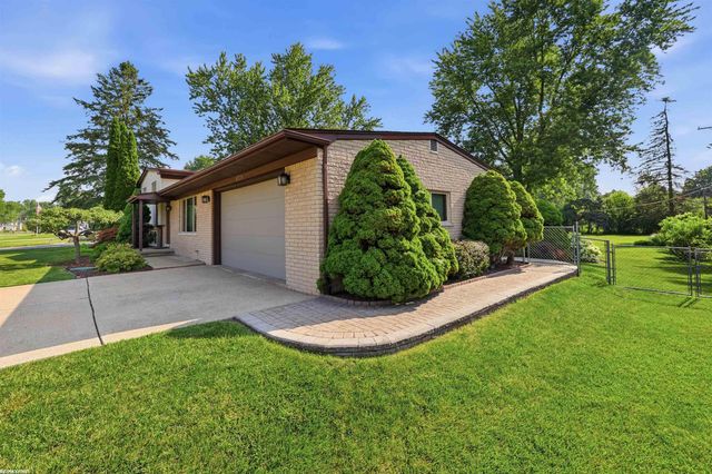 47120 Vanker Avenue, Utica, MI 48317