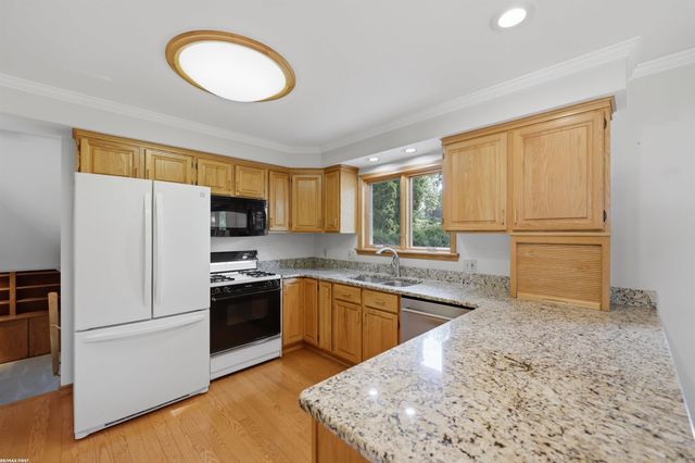 47120 Vanker Avenue, Utica, MI 48317