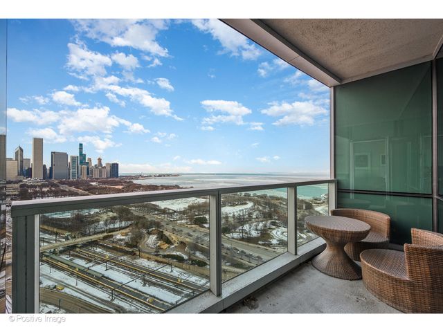 1201 S Prairie Avenue 2402, Chicago, IL 60605