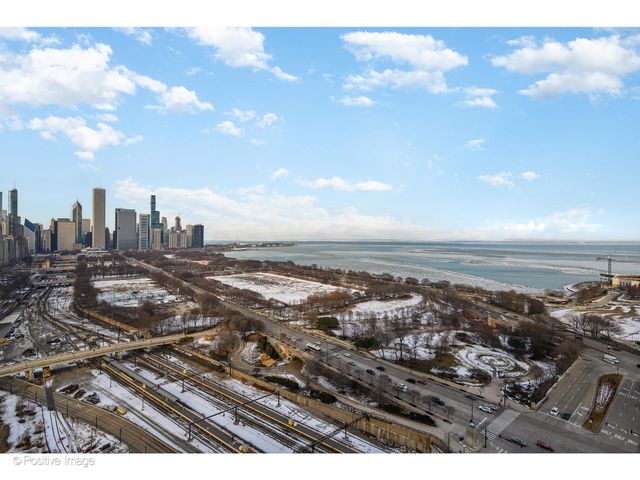 1201 S Prairie Avenue 2402, Chicago, IL 60605