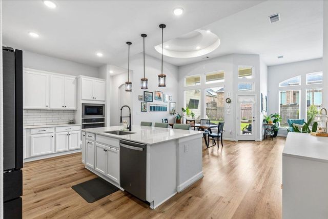 1029 Wild Pecan LOOP, Buda, TX 78610