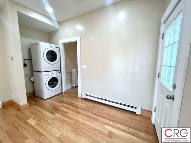 11 Jenison St. 1, Newton, MA 02460