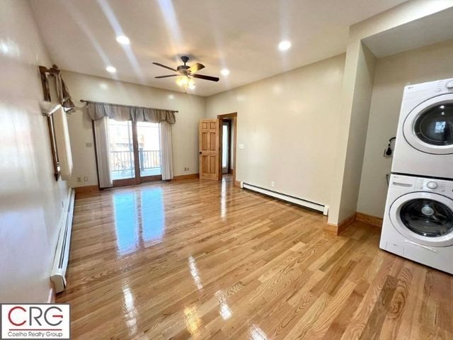 11 Jenison St. 1, Newton, MA 02460