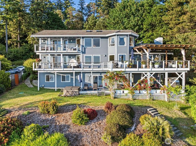 182 Bow Road, Fox Island, WA 98333