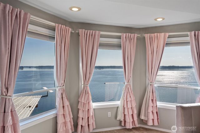 182 Bow Road, Fox Island, WA 98333