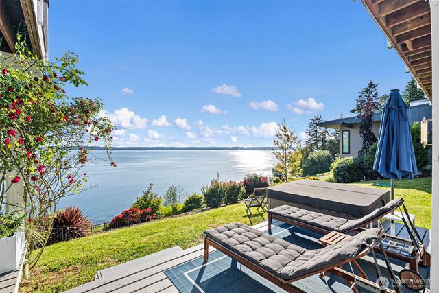 182 Bow Road, Fox Island, WA 98333