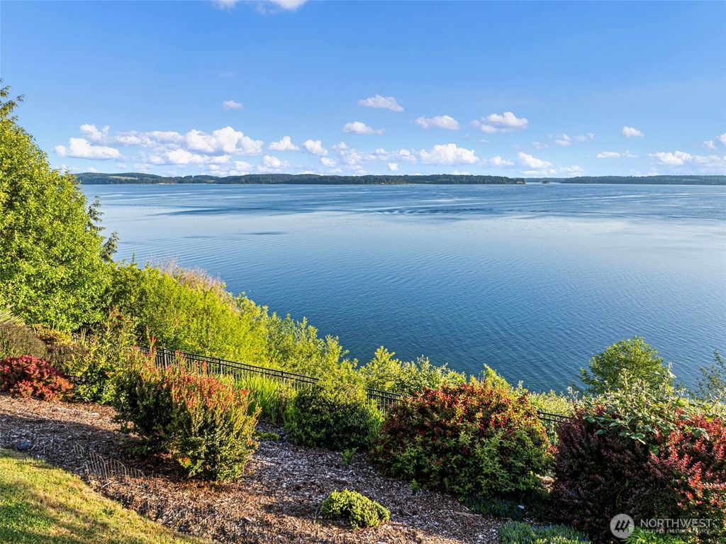 182 Bow Road, Fox Island, WA 98333