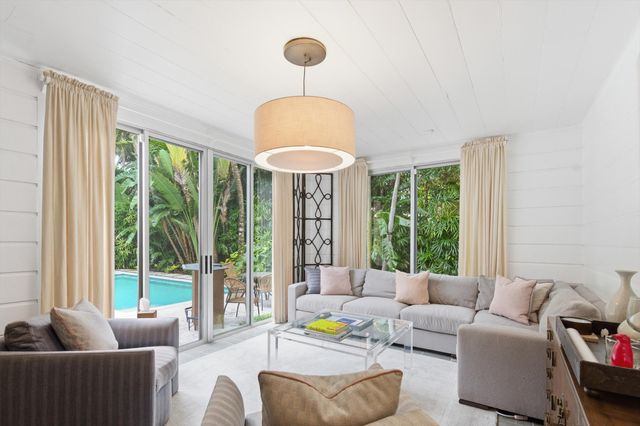 258 Pendleton Avenue, Palm Beach, FL 33480