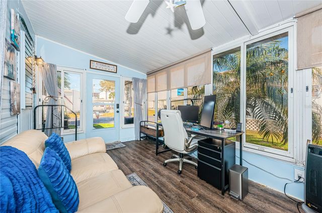 8678 44TH AVENUE N 62, St Petersburg, FL 33709