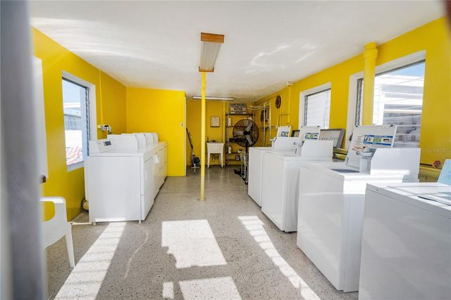 8678 44TH AVENUE N 62, St Petersburg, FL 33709