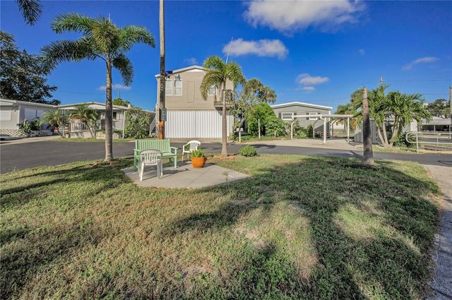 8678 44TH AVENUE N 62, St Petersburg, FL 33709