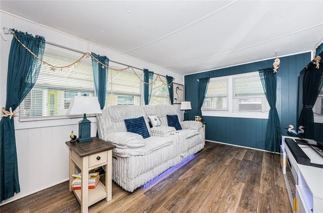 8678 44TH AVENUE N 62, St Petersburg, FL 33709