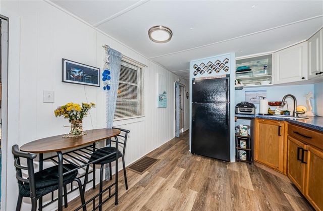 8678 44TH AVENUE N 62, St Petersburg, FL 33709