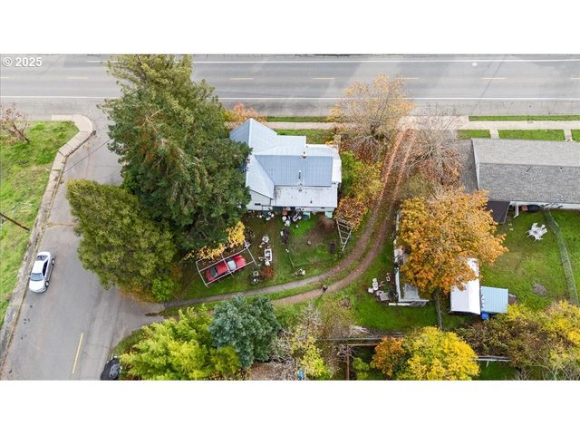 606 Nw NICHOL Ave, Myrtle Creek, OR 97457