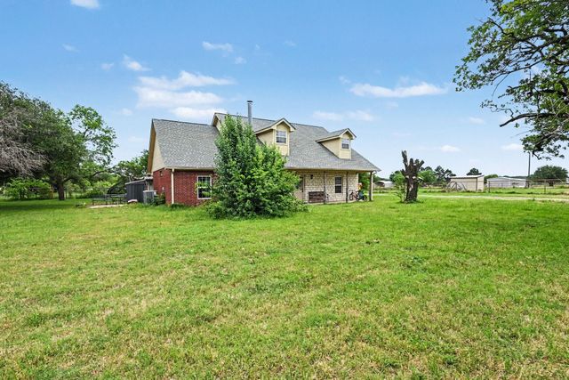 1342 County Road 1180, Decatur, TX 76234