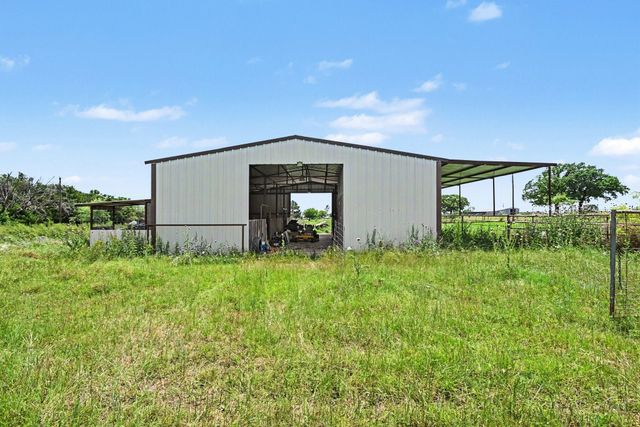 1342 County Road 1180, Decatur, TX 76234