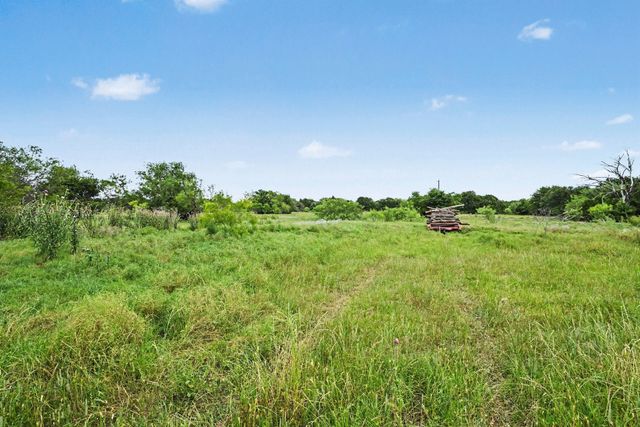 1342 County Road 1180, Decatur, TX 76234