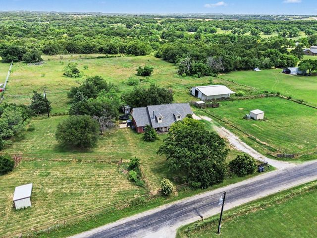 1342 County Road 1180, Decatur, TX 76234