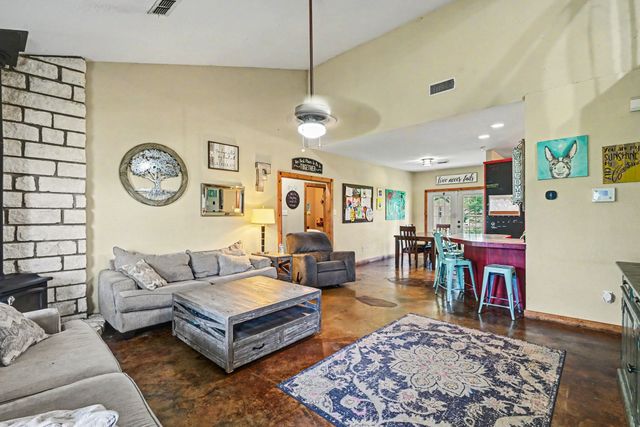 1342 County Road 1180, Decatur, TX 76234