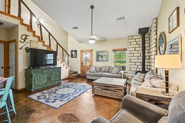 1342 County Road 1180, Decatur, TX 76234