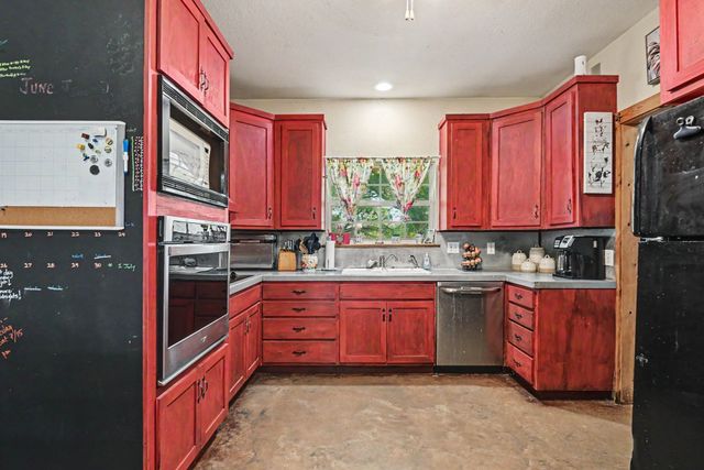 1342 County Road 1180, Decatur, TX 76234