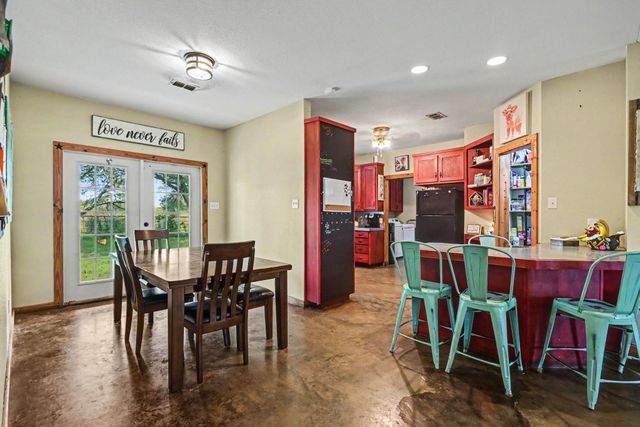 1342 County Road 1180, Decatur, TX 76234