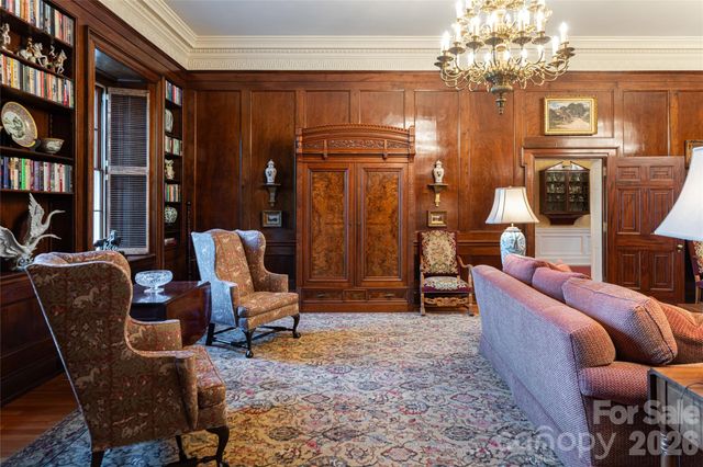 324 Vanderbilt Road, Asheville, NC 28803