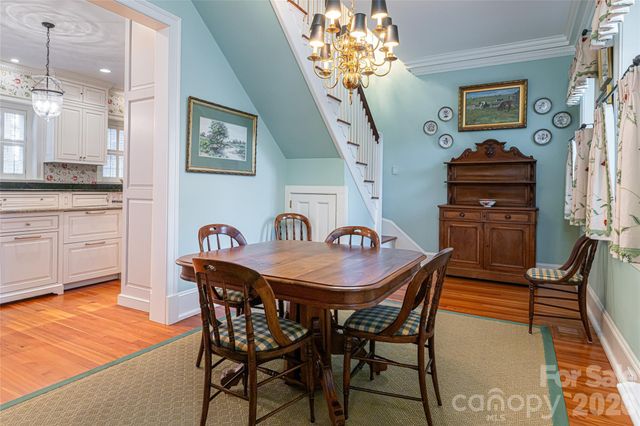 324 Vanderbilt Road, Asheville, NC 28803