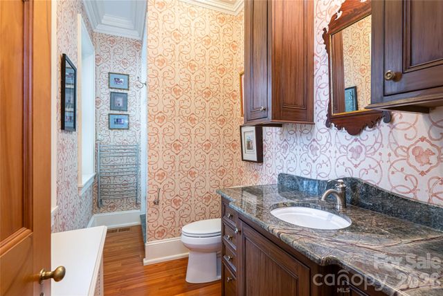 324 Vanderbilt Road, Asheville, NC 28803