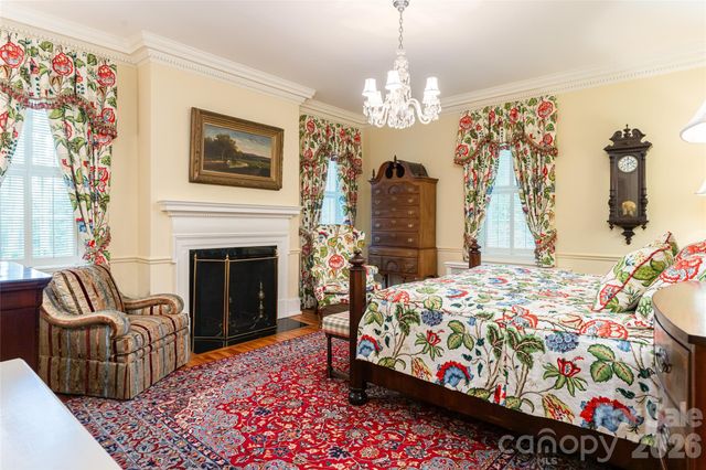 324 Vanderbilt Road, Asheville, NC 28803