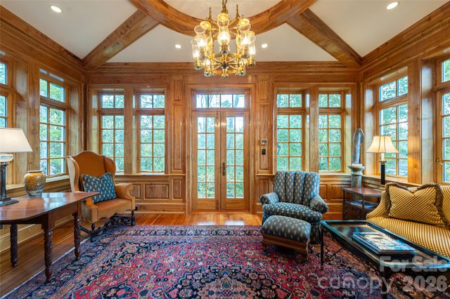 324 Vanderbilt Road, Asheville, NC 28803