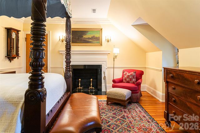 324 Vanderbilt Road, Asheville, NC 28803