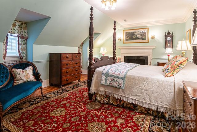 324 Vanderbilt Road, Asheville, NC 28803