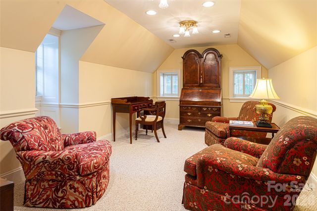 324 Vanderbilt Road, Asheville, NC 28803