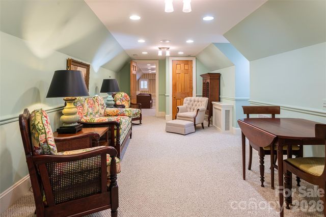 324 Vanderbilt Road, Asheville, NC 28803