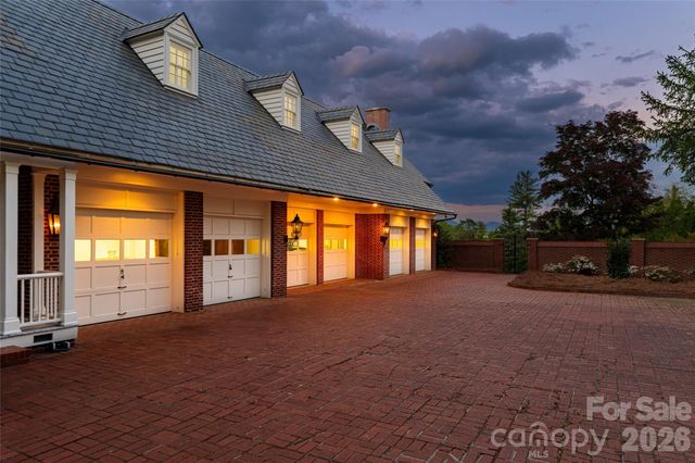 324 Vanderbilt Road, Asheville, NC 28803