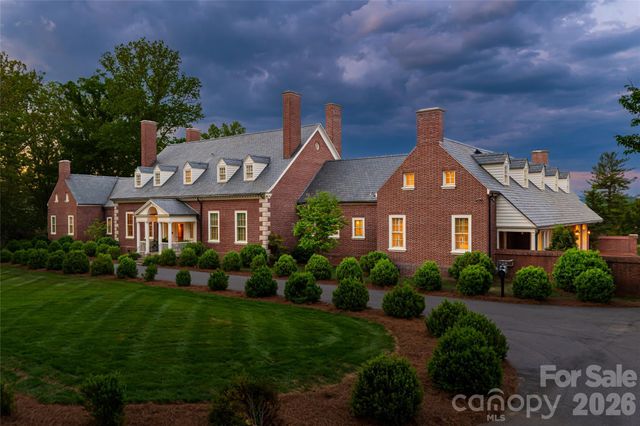 324 Vanderbilt Road, Asheville, NC 28803