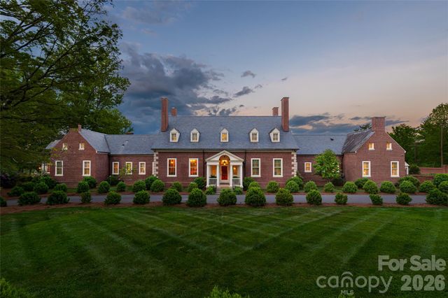 324 Vanderbilt Road, Asheville, NC 28803